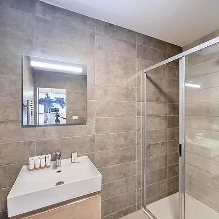 Sika-appartement-6pers-jacuzzi Апартаменты *